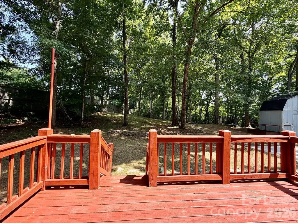 11809 Lansbury Court Charlotte NC 28226