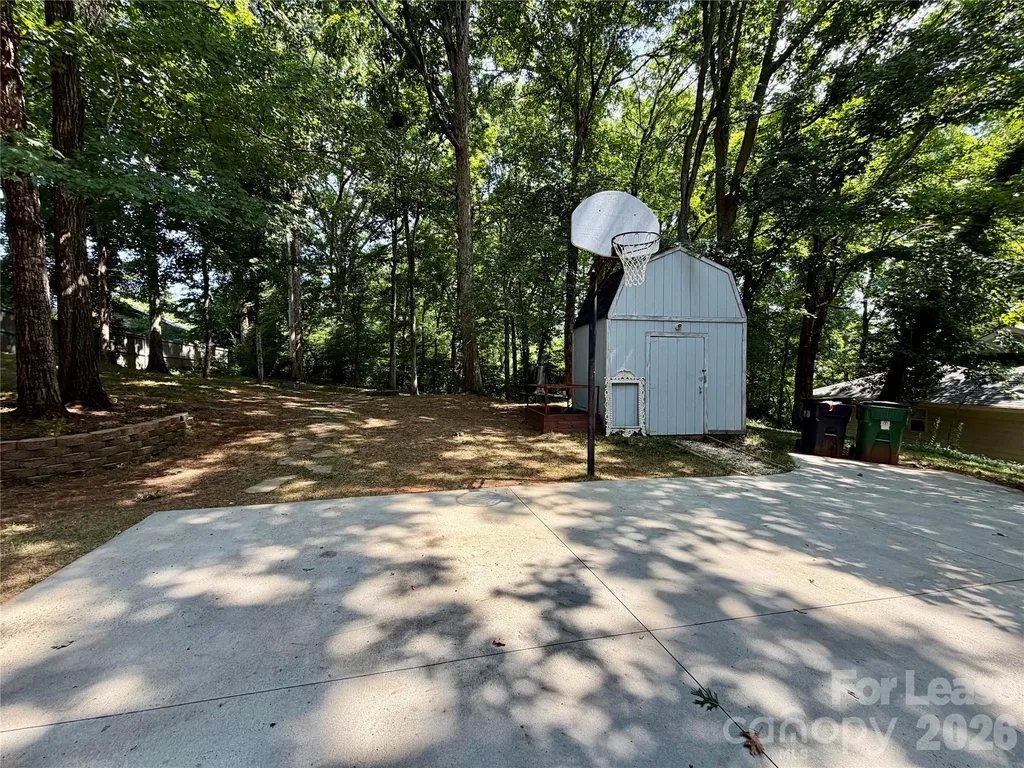 11809 Lansbury Court Charlotte NC 28226
