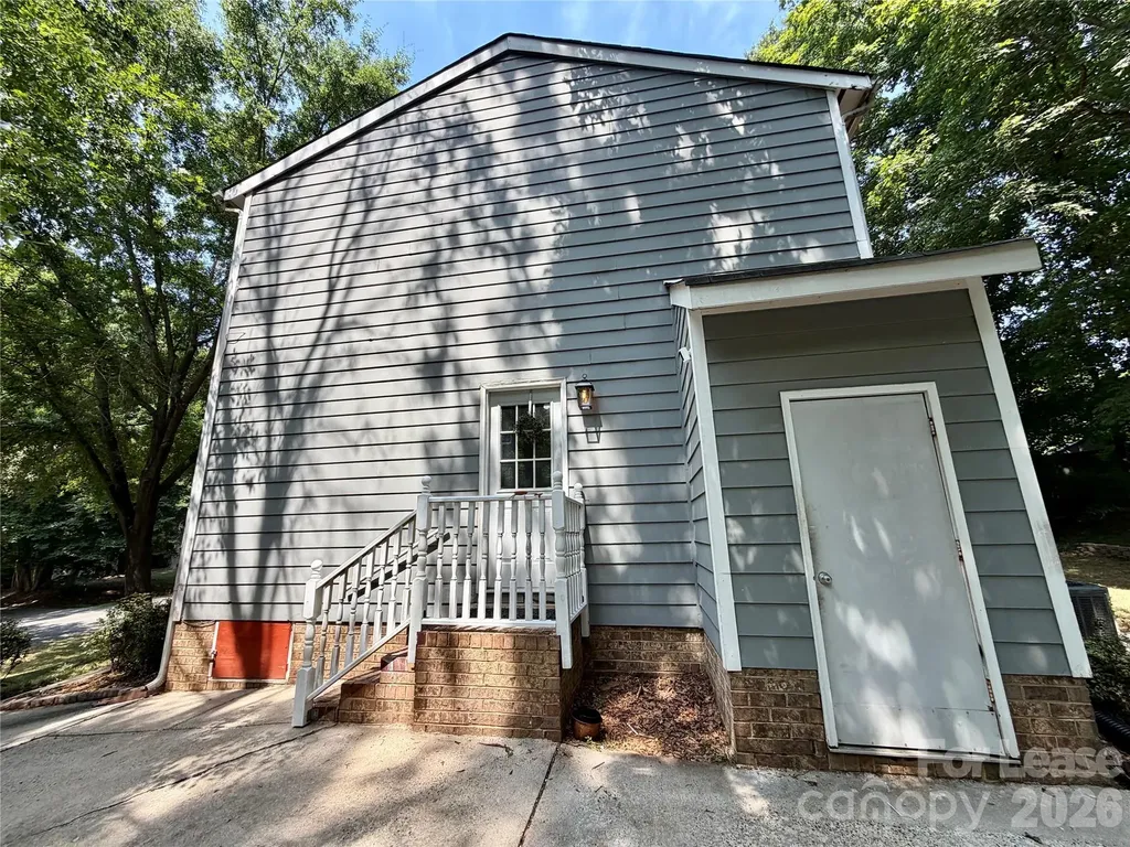 11809 Lansbury Court Charlotte NC 28226
