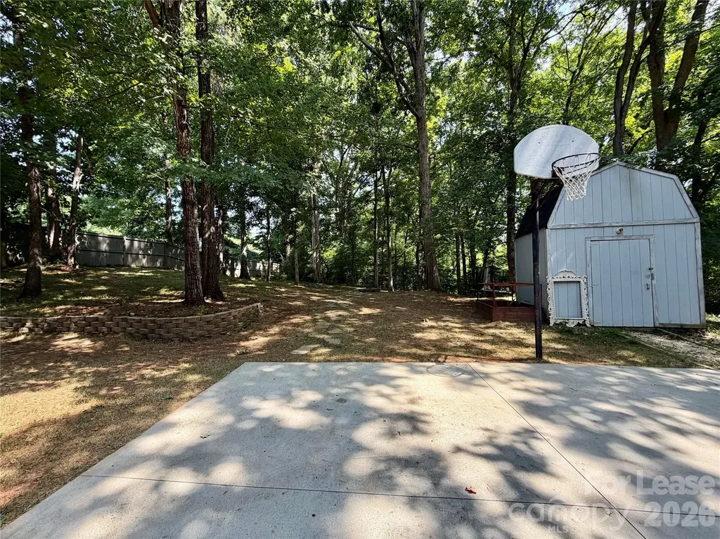 11809 Lansbury Court Charlotte NC 28226