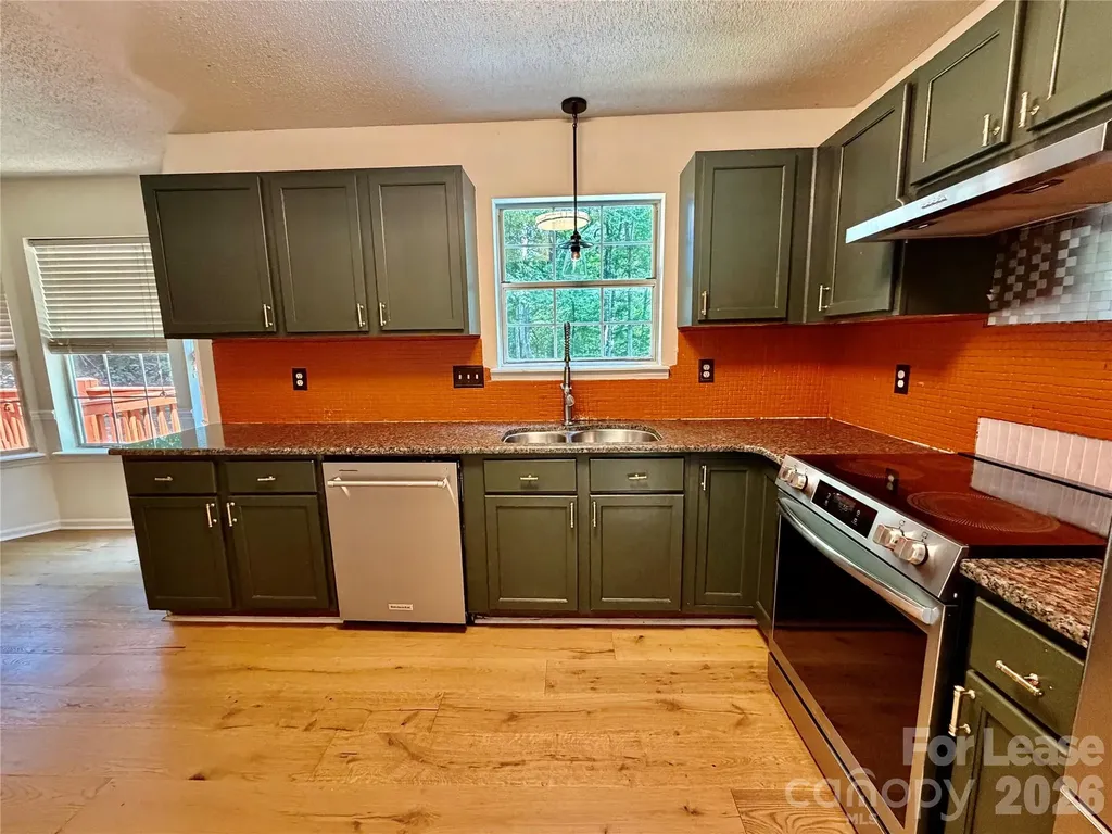 11809 Lansbury Court Charlotte NC 28226