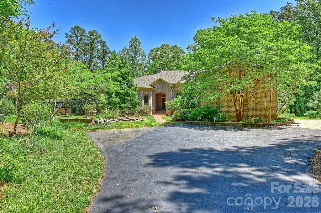 8680 Hills Dell Drive Concord NC 28027