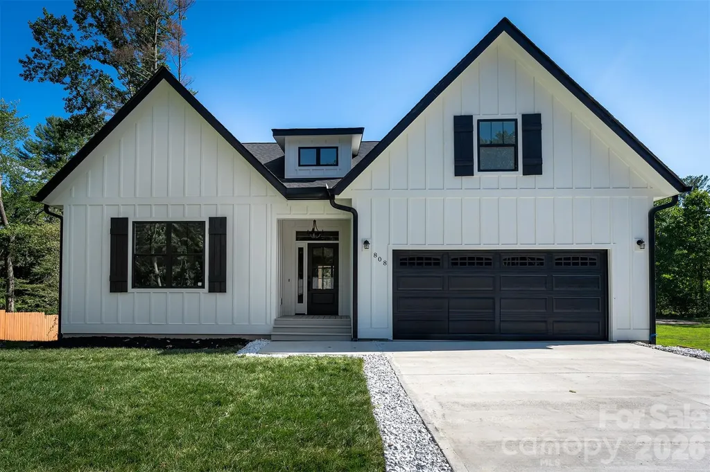 808 Maybank Drive Hendersonville NC 28739
