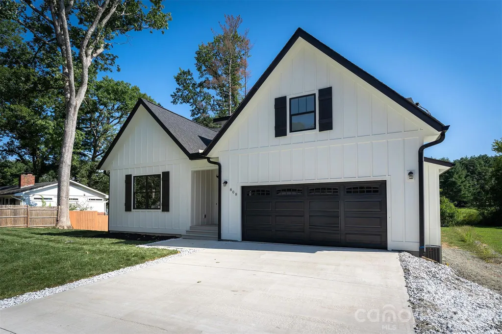 808 Maybank Drive Hendersonville NC 28739