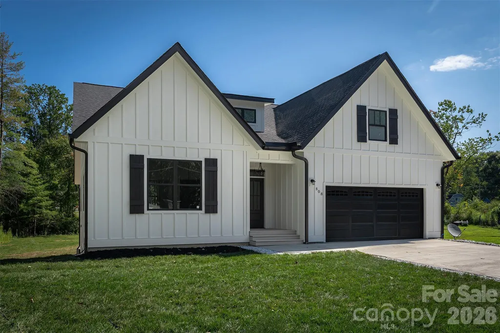 808 Maybank Drive Hendersonville NC 28739