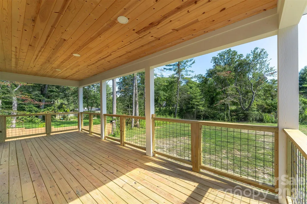808 Maybank Drive Hendersonville NC 28739