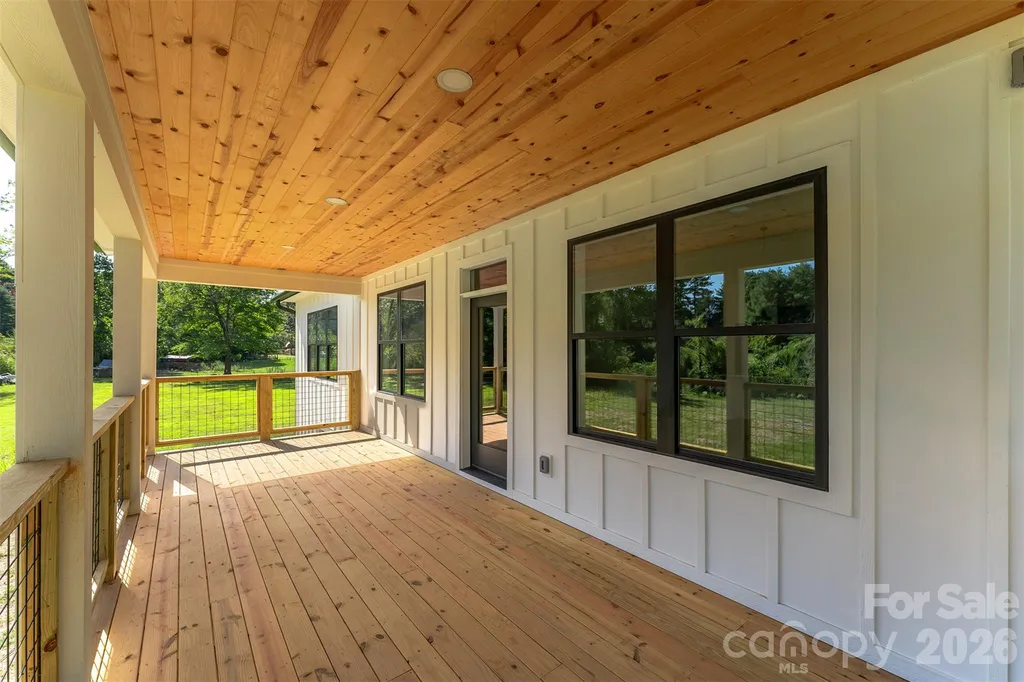 808 Maybank Drive Hendersonville NC 28739