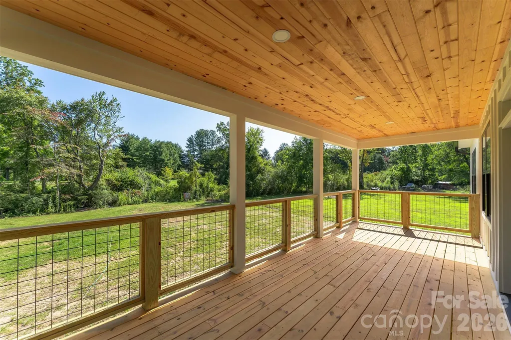 808 Maybank Drive Hendersonville NC 28739