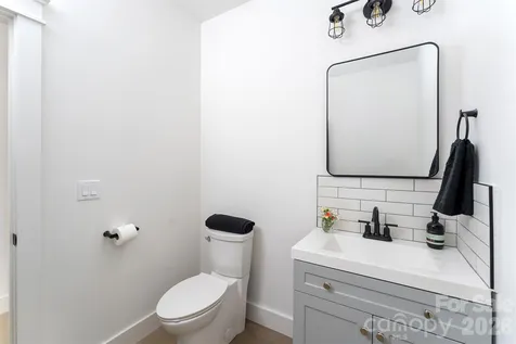 808 Maybank Drive Hendersonville NC 28739