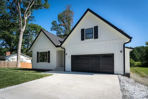 808 Maybank Drive Hendersonville NC 28739