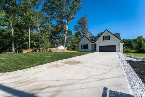808 Maybank Drive Hendersonville NC 28739