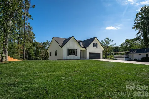 808 Maybank Drive Hendersonville NC 28739