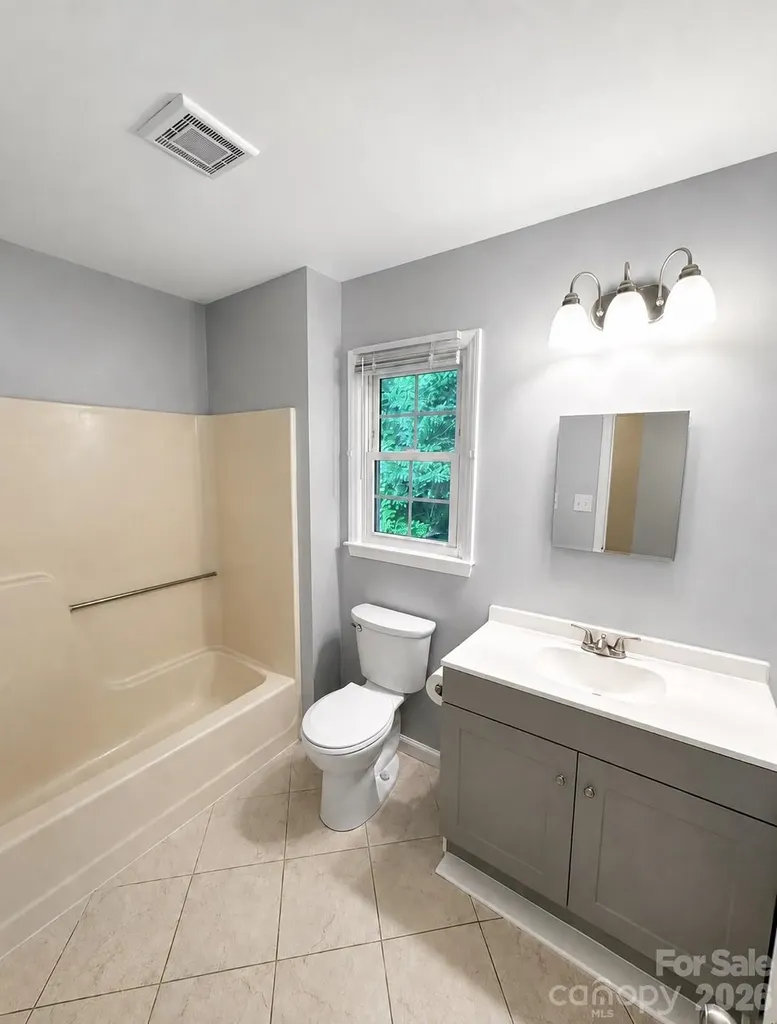 8826 Leipzig Drive Charlotte NC 28210