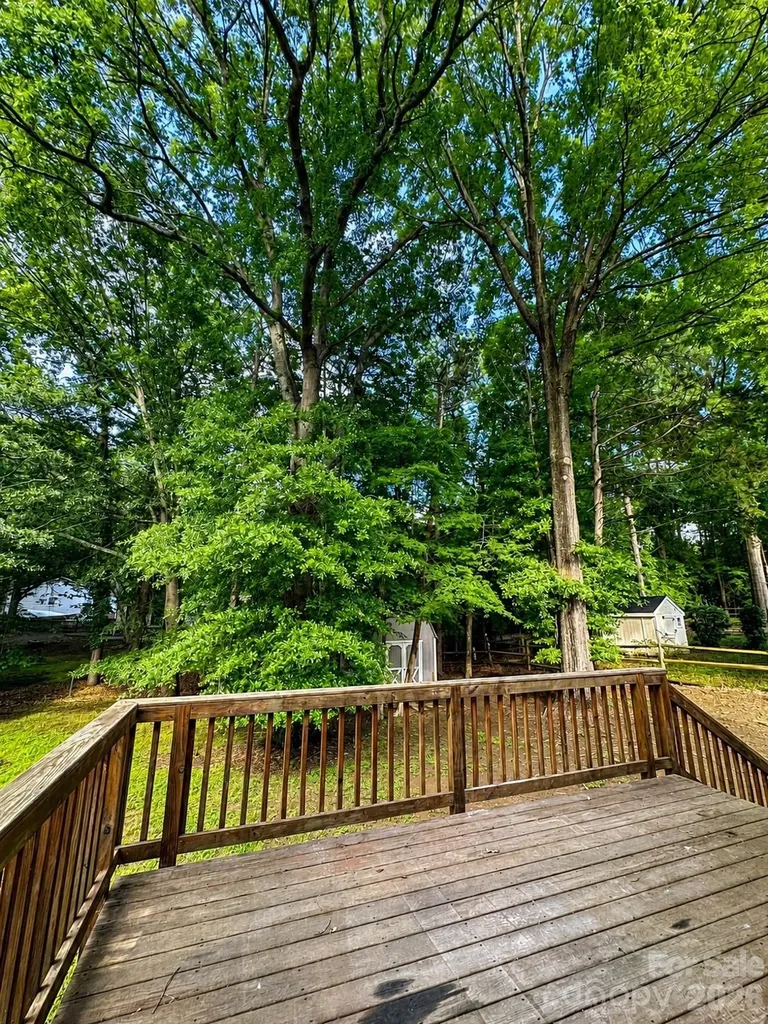 8826 Leipzig Drive Charlotte NC 28210