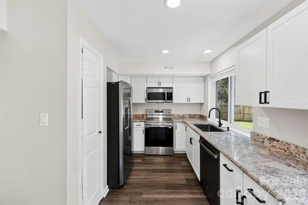 6719 Montezuma Trail Charlotte NC 28227