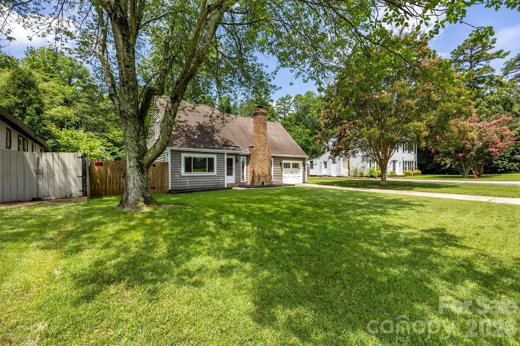 6719 Montezuma Trail Charlotte NC 28227