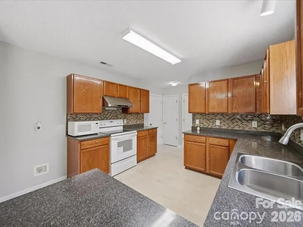 1968 8th Street Lane SE Hickory NC 28602