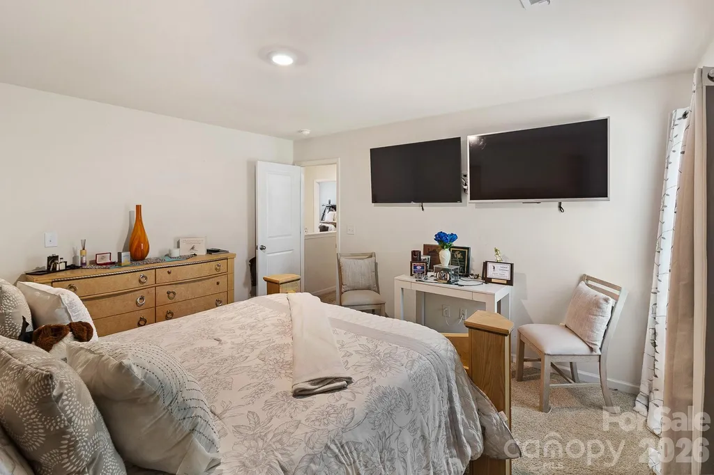 9836 Oak Barrel Lane Charlotte NC 28215
