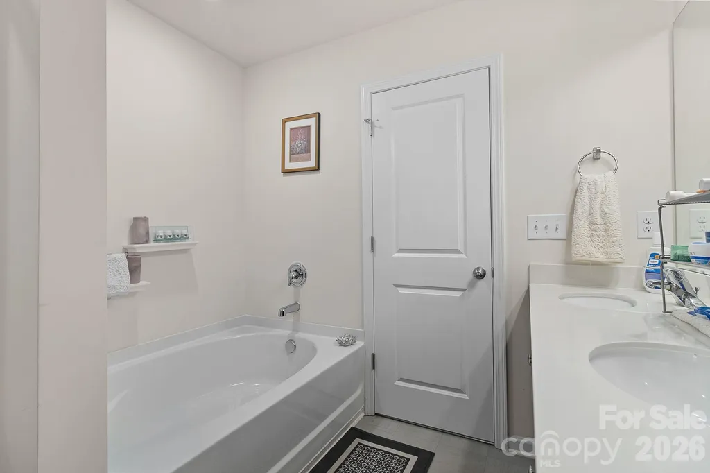 9836 Oak Barrel Lane Charlotte NC 28215