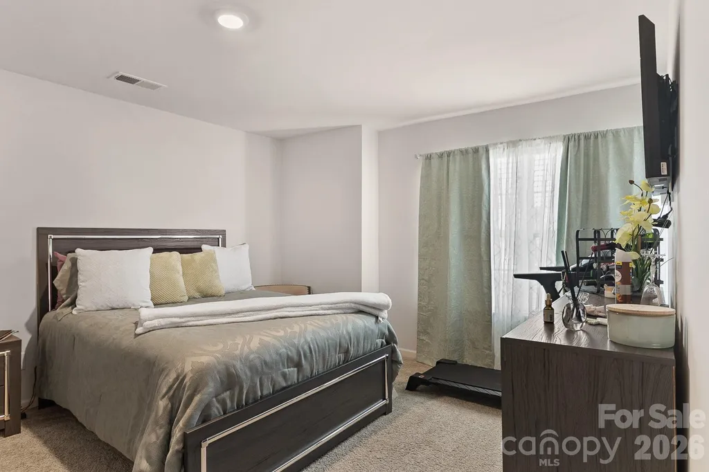 9836 Oak Barrel Lane Charlotte NC 28215