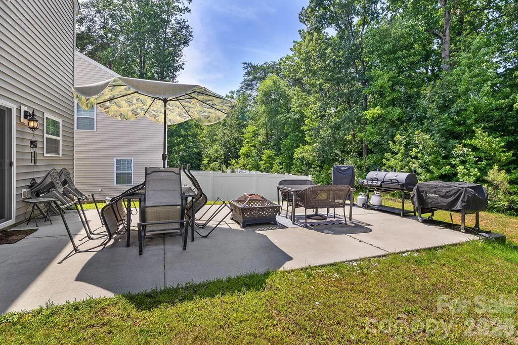 9836 Oak Barrel Lane Charlotte NC 28215
