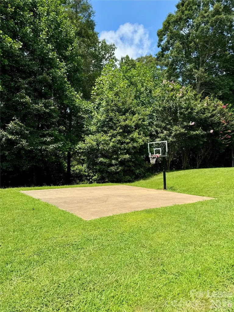 120 Barefoot Ridge Drive Marion NC 28752