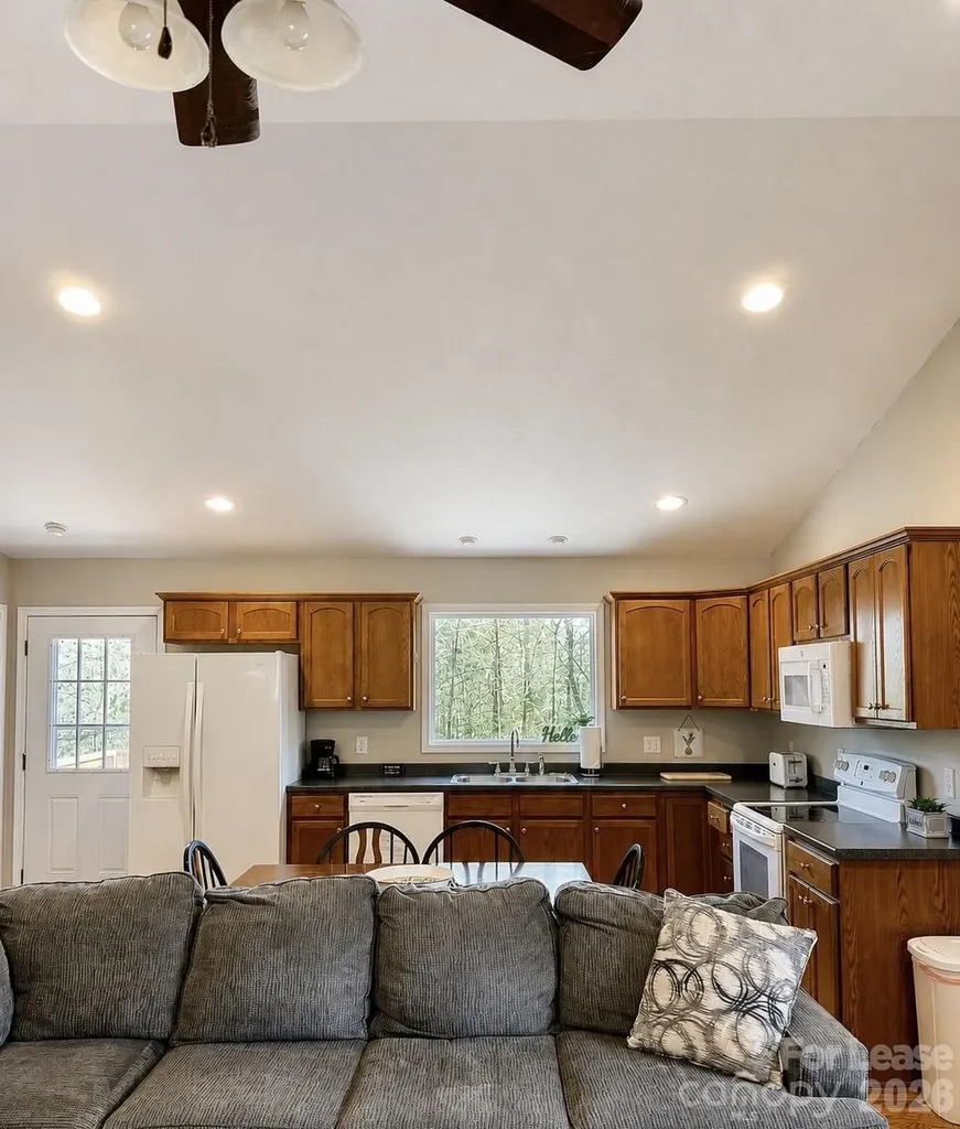 120 Barefoot Ridge Drive Marion NC 28752