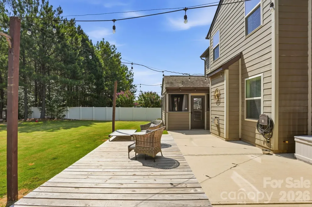 5917 Mcclintock Drive Denver NC 28037