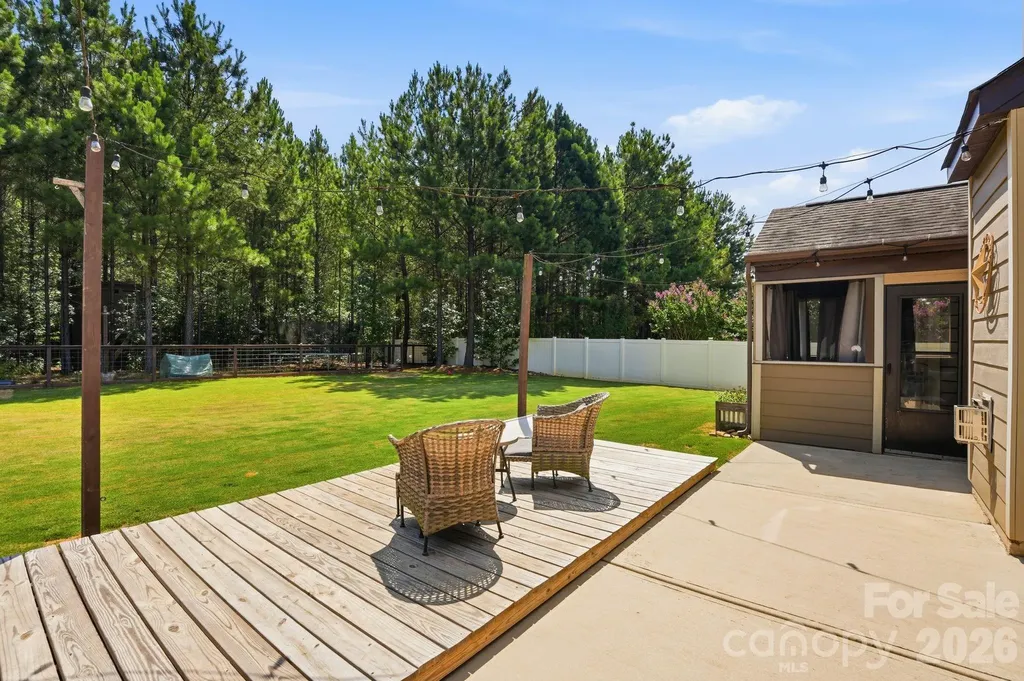 5917 Mcclintock Drive Denver NC 28037