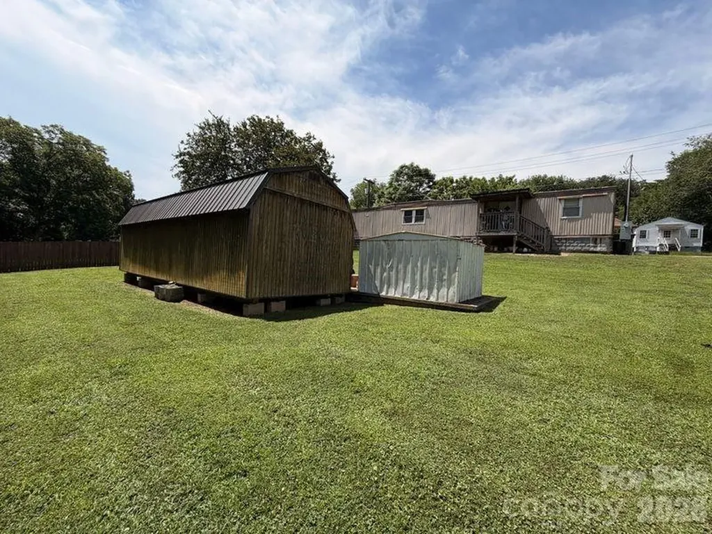806 Oval Street Kannapolis NC 28081