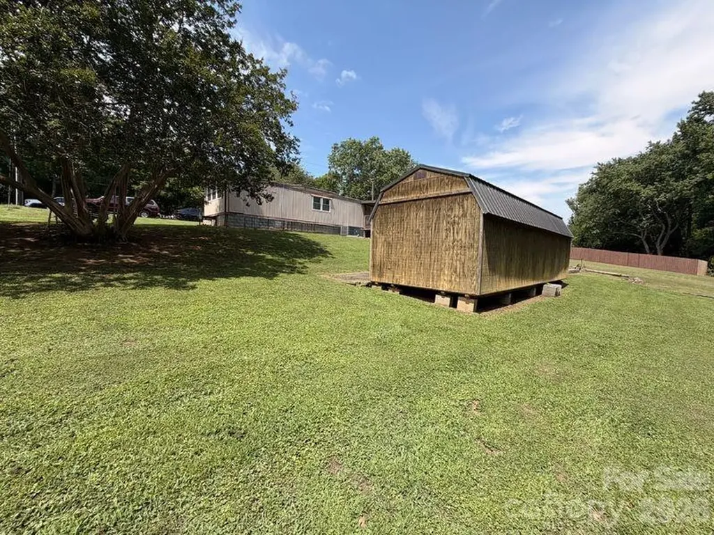 806 Oval Street Kannapolis NC 28081