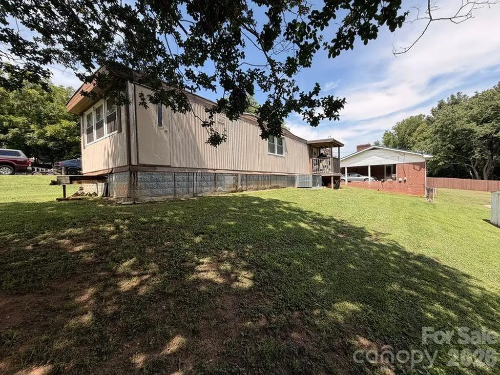 806 Oval Street Kannapolis NC 28081