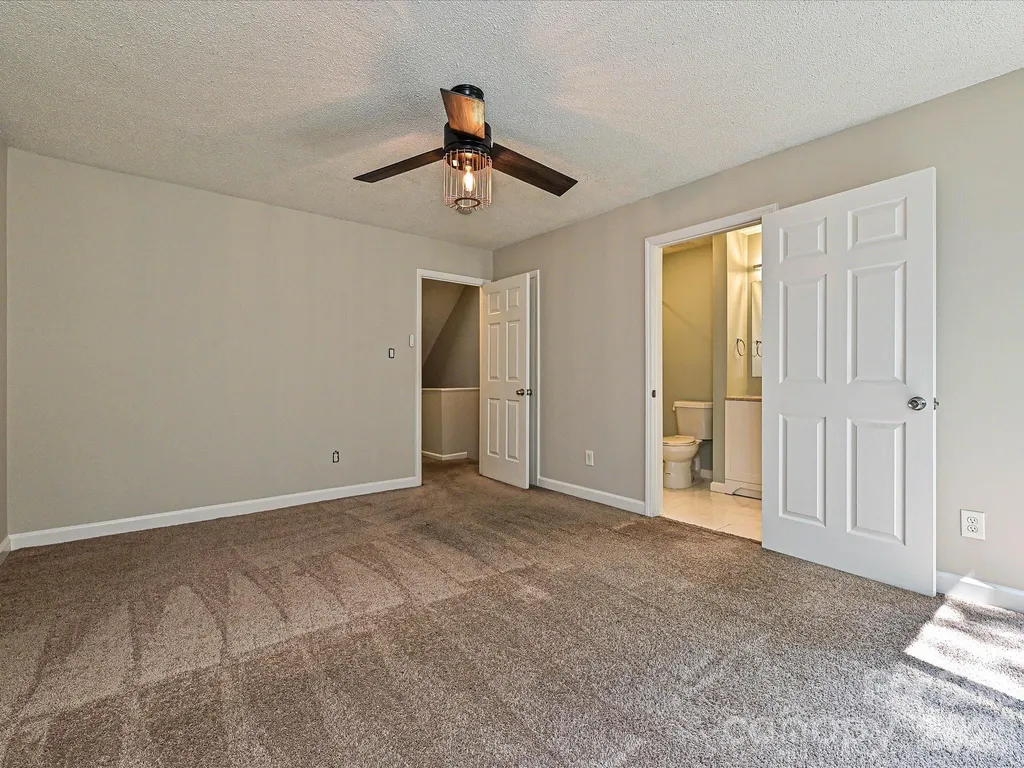 9111 Sharonbrook Drive Charlotte NC 28210