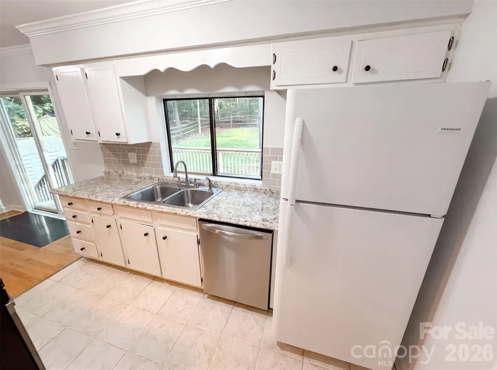 2427 Brook Canyon Drive Charlotte NC 28212