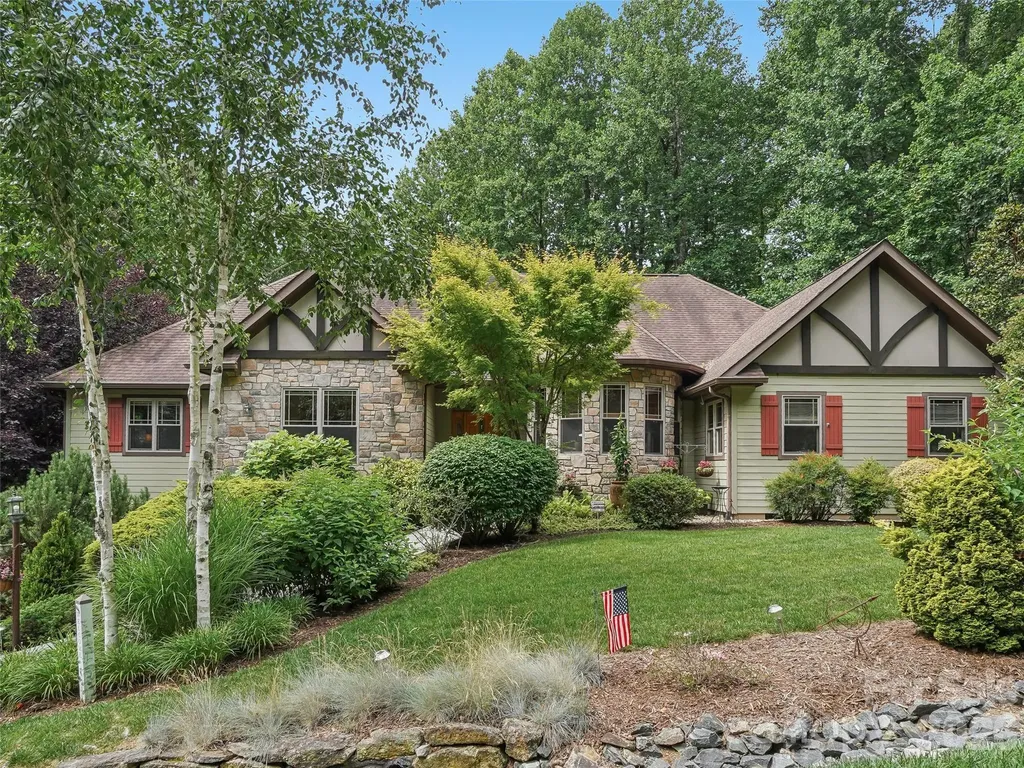300 Pinnacle Peak Lane Flat Rock NC 28731