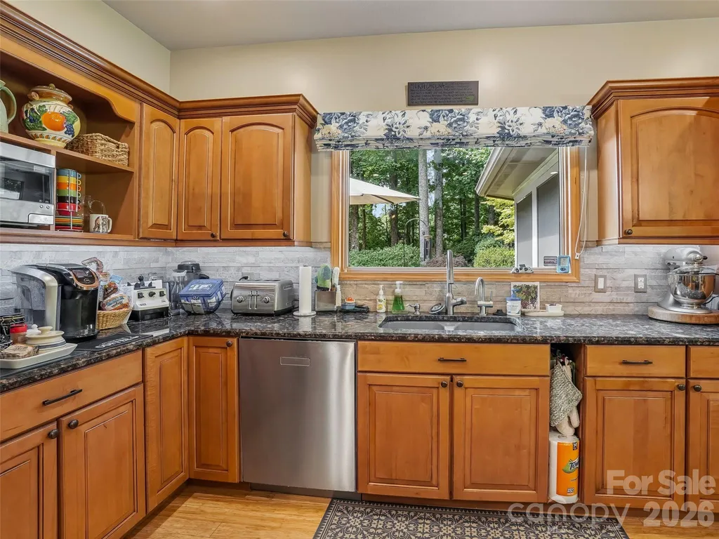 300 Pinnacle Peak Lane Flat Rock NC 28731