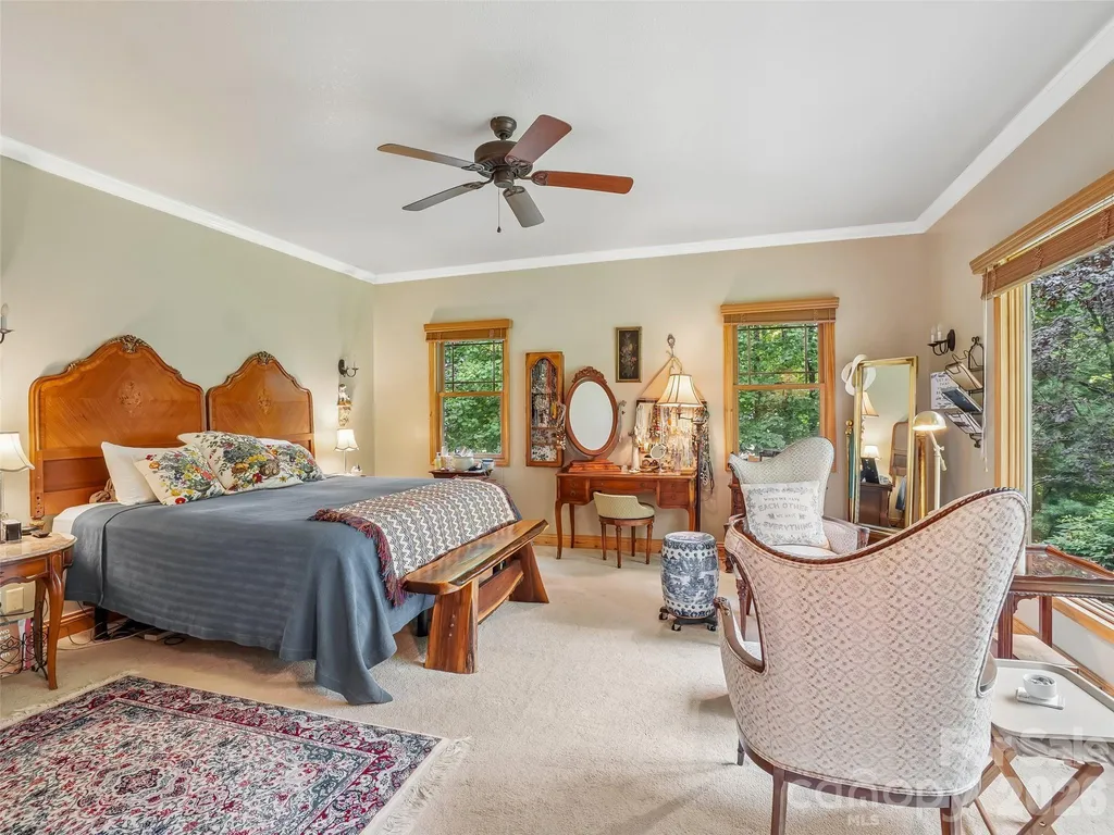 300 Pinnacle Peak Lane Flat Rock NC 28731