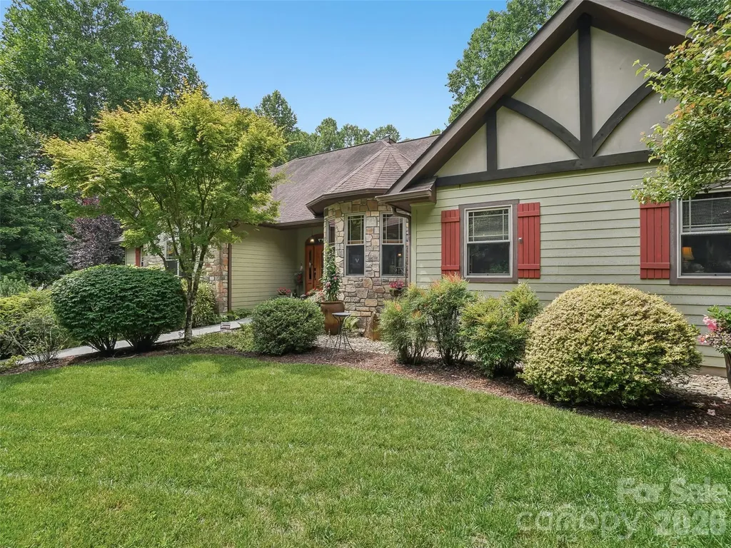 300 Pinnacle Peak Lane Flat Rock NC 28731