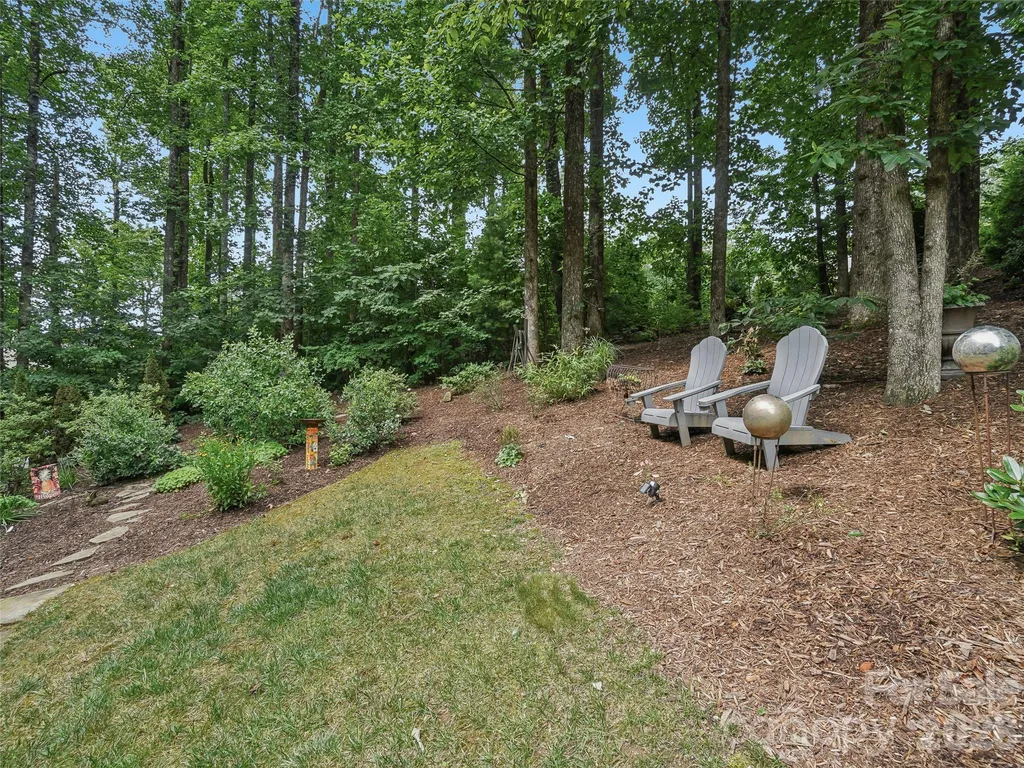 300 Pinnacle Peak Lane Flat Rock NC 28731