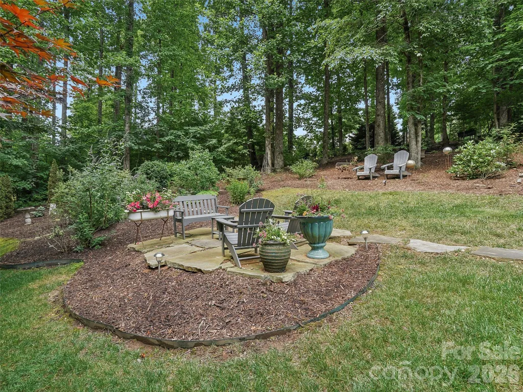 300 Pinnacle Peak Lane Flat Rock NC 28731