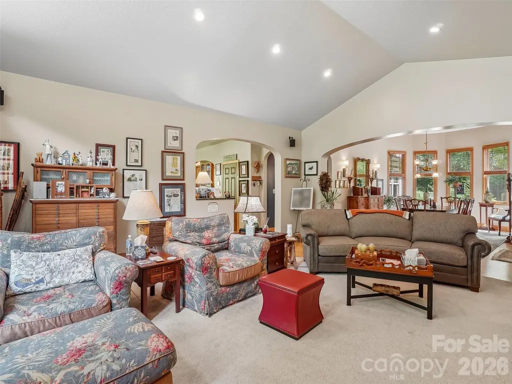 300 Pinnacle Peak Lane Flat Rock NC 28731