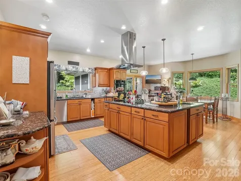 300 Pinnacle Peak Lane Flat Rock NC 28731