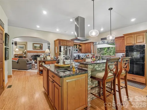 300 Pinnacle Peak Lane Flat Rock NC 28731