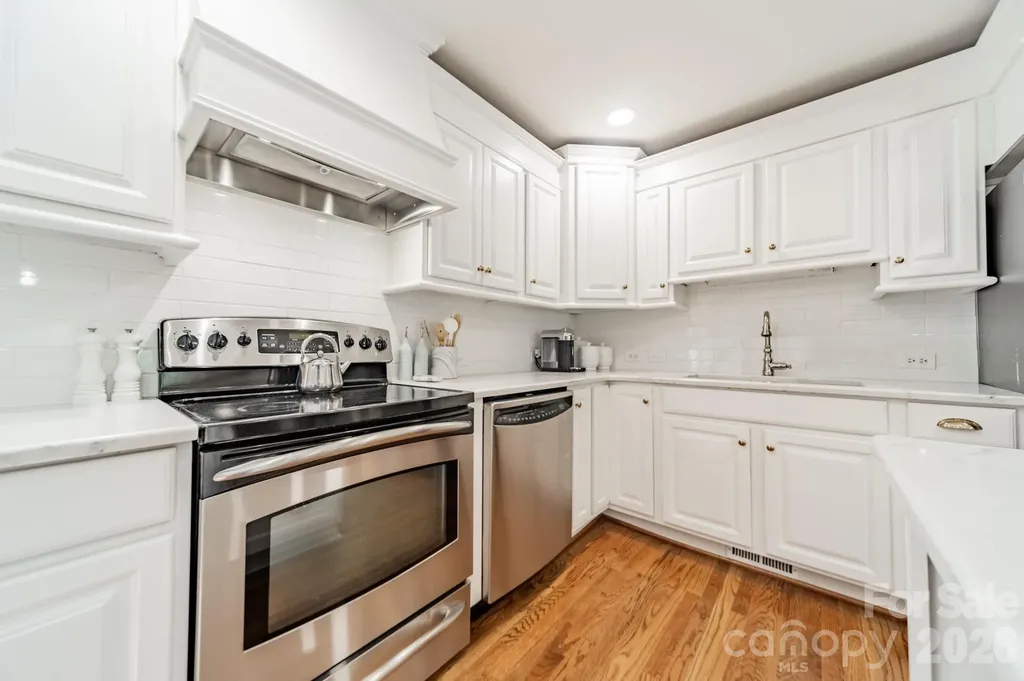 4865 Oglethorpe Place Charlotte NC 28209