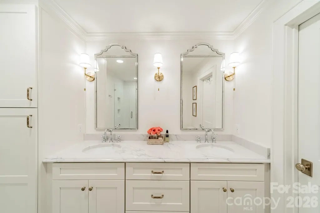4865 Oglethorpe Place Charlotte NC 28209