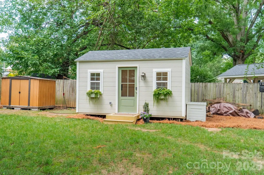 4865 Oglethorpe Place Charlotte NC 28209
