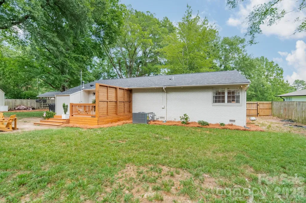 4865 Oglethorpe Place Charlotte NC 28209