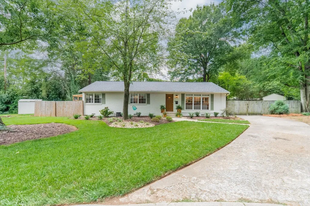 4865 Oglethorpe Place Charlotte NC 28209
