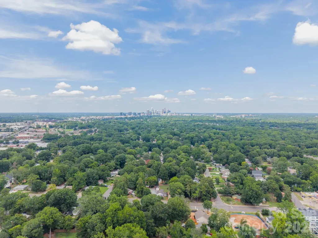 4865 Oglethorpe Place Charlotte NC 28209