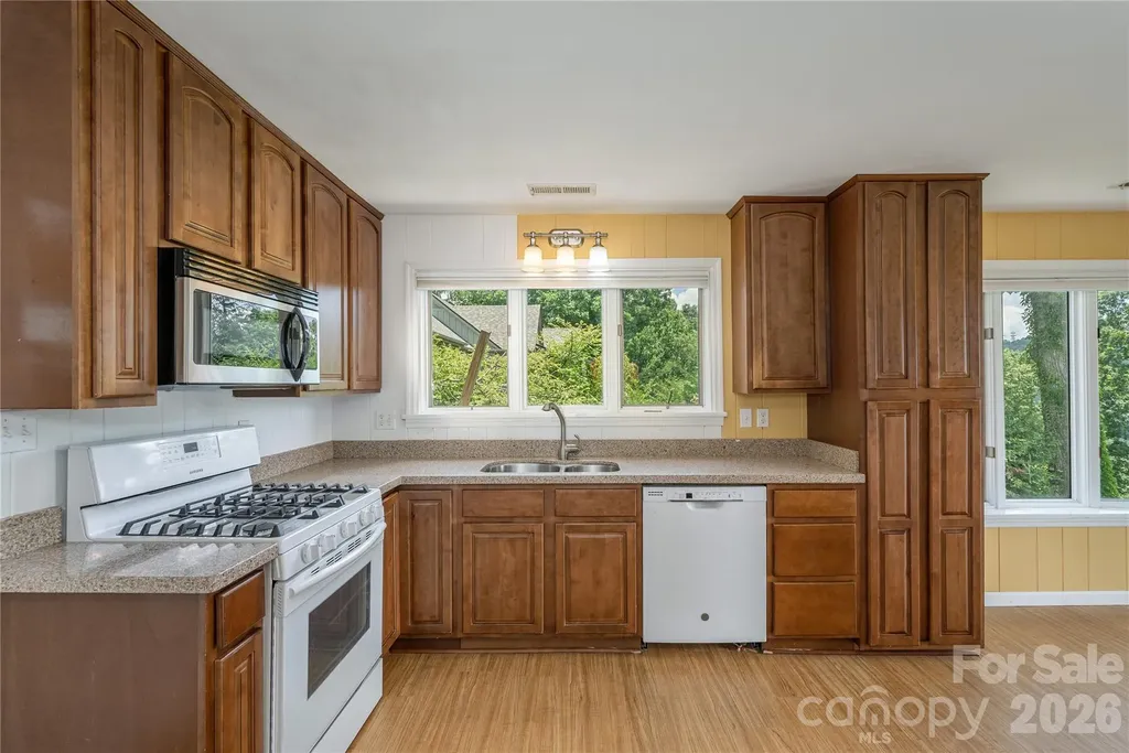 811 Town Mountain Road Asheville NC 28804